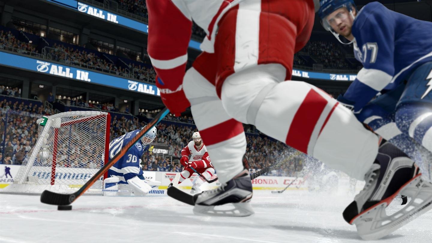 Portada de EA SPORTS NHL 17